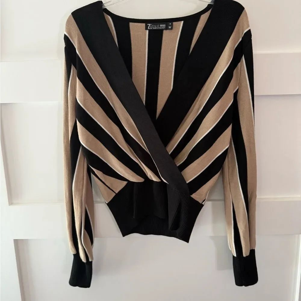 New New York & Company 7th Avenue Black and Tan Striped Sweater size Medium